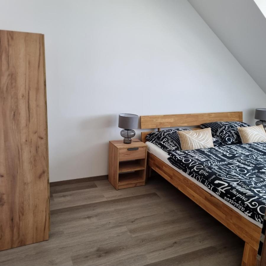 Cerna Ruze- Apartman 5 Пилзен Екстериор снимка